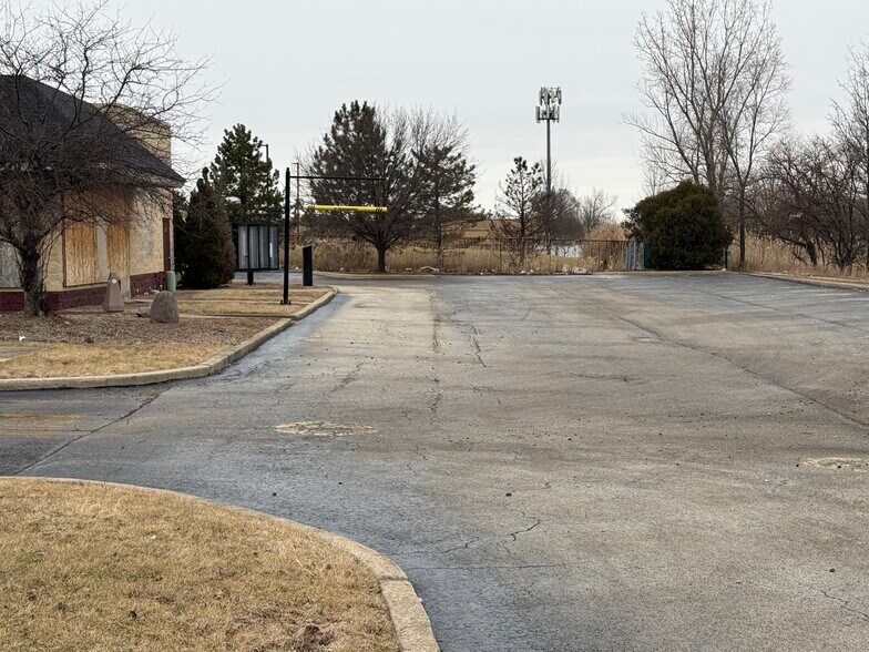 More Photos Of 2707 E Sauk Trl, Chicago Heights Fast Food For Sale