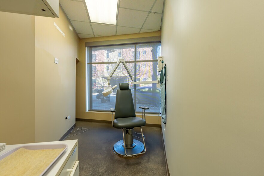 More Photos Of 875 N Milwaukee Ave, Chicago Storefront Retail Residential For Sale