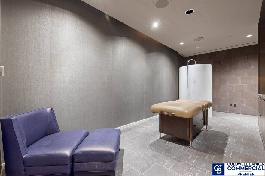 More Photos Of 4381 W Flamingo Rd, Las Vegas Hotel For Lease