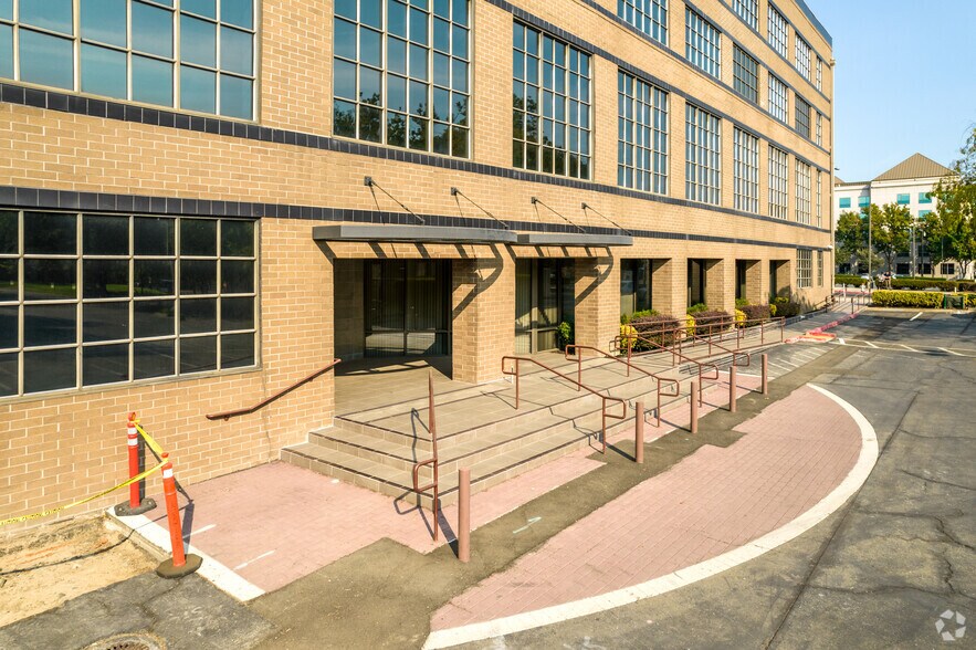 More Photos Of 1800 3rd St, Sacramento Loft Creative Space For Lease