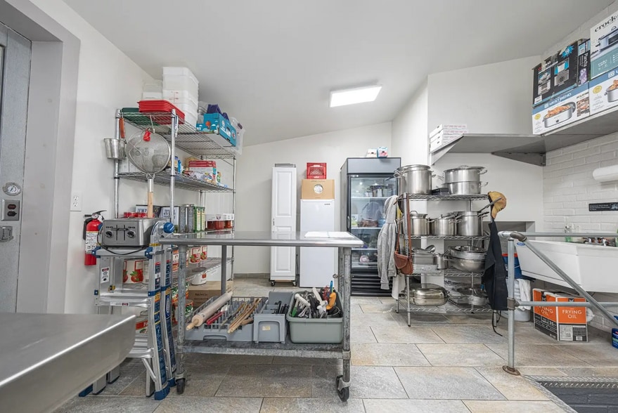 More Photos Of 3286 Babcock Blvd, Pittsburgh Restaurant For Sale