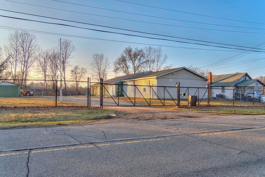 More Photos Of 240 Watts Rd, Jackson Manufacturing For Sale