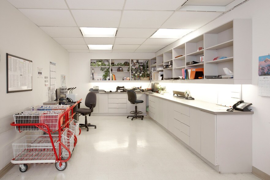 More Photos Of 95 Wellington St W, Toronto Office For Lease