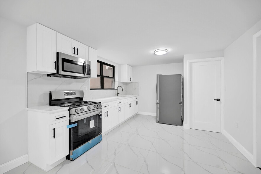 More Photos Of 3013 Brighton 5th St, Brooklyn Apartments For Sale