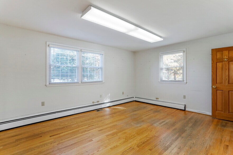 More Photos Of 2893 Jessup Rd, Jessup Office For Sale