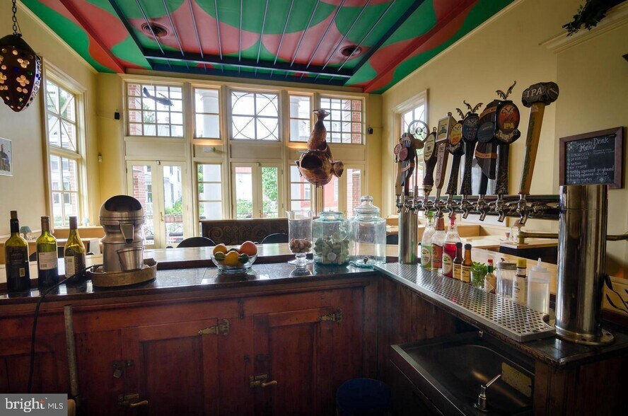 More Photos Of 201 E German St, Shepherdstown Storefront For Sale