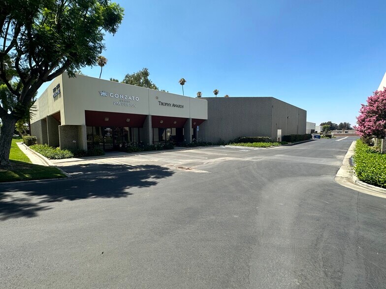 More Photos Of 3343-3349 Chicago Ave, Riverside Unknown For Lease