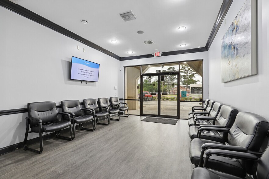 More Photos Of 859 Park Ave, Orange Park Medical For Sale