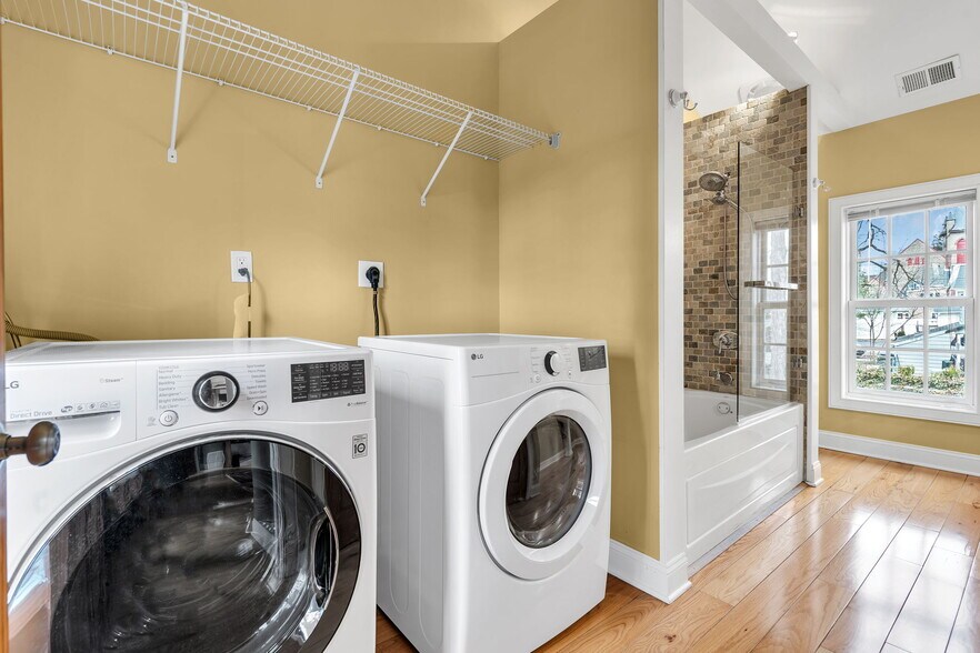 More Photos Of 137 Stockton St, Hightstown Flex For Sale