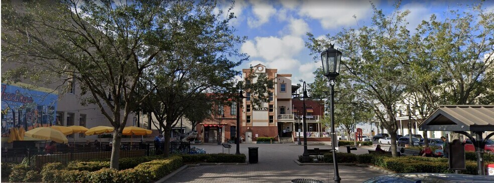 More Photos Of 111 23rd St, Galveston Bar For Lease