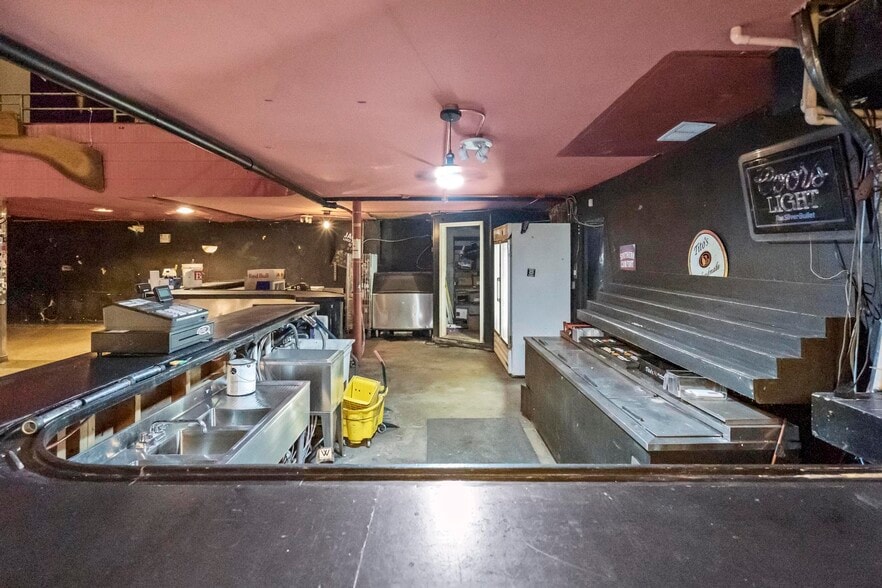 More Photos Of 24 E 3rd St, Newport Bar For Sale