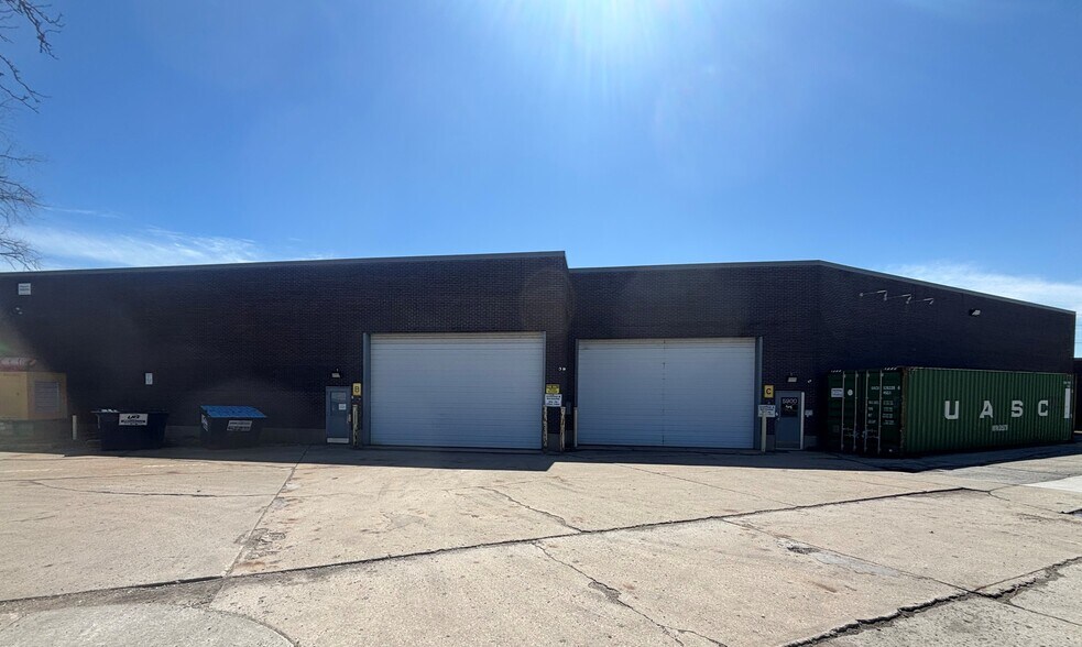 More Photos Of 5900 Howard St, Skokie Warehouse For Sale