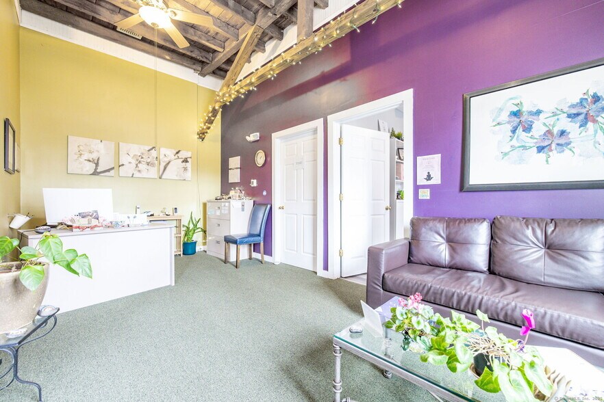 More Photos Of 11 Hayward Ave, Colchester Office For Sale