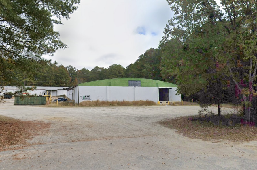 More Photos Of 682 Jersey St, Cheraw Warehouse For Lease