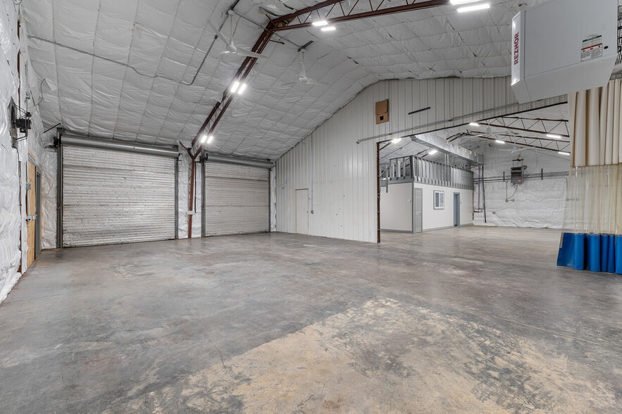More Photos Of 1294 Midland Trl, Milton Flex For Sale