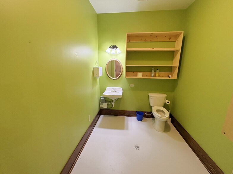 More Photos Of 35736 Allen Ave, Crosslake General Retail For Sale