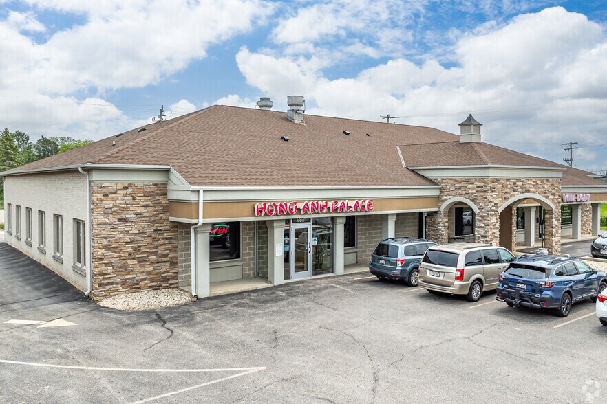 Primary Photo Of 10040-10046 N Port Washington Rd, Mequon Storefront Retail Office For Lease