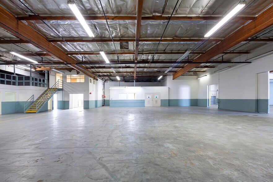 More Photos Of 2205-2215 W El Segundo Blvd, Hawthorne Warehouse For Lease