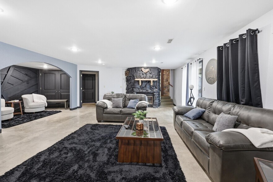 More Photos Of 25695 Mulberry Rd, Webb City Winery Vineyard For Sale