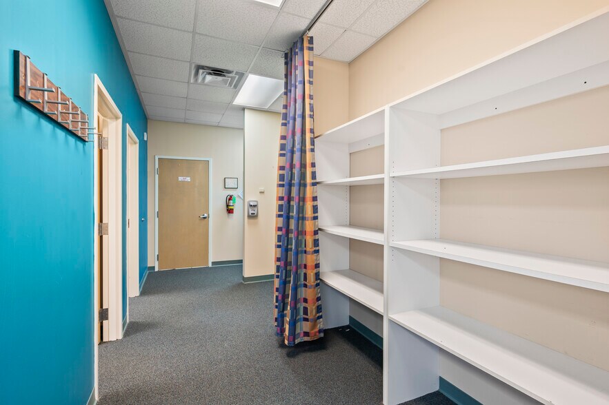 More Photos Of 257 W Kings Hwy, Eden Medical For Sale