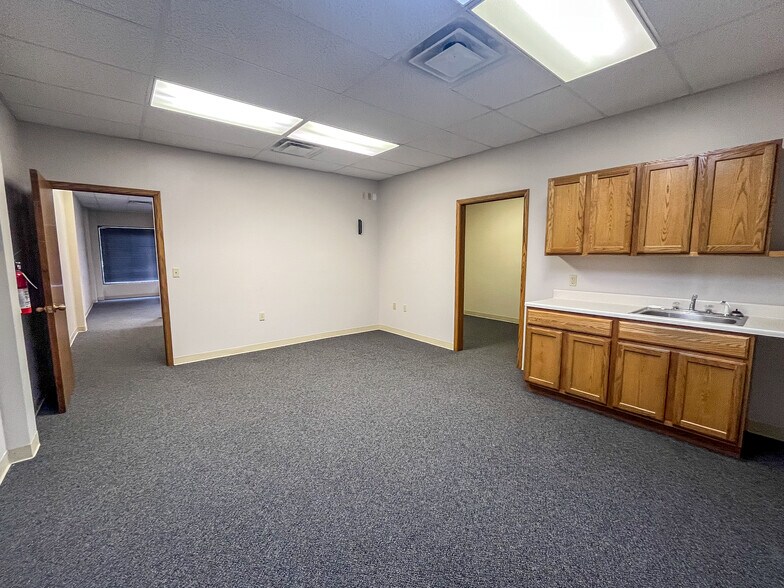 More Photos Of 720 Saint Joseph St, Rapid City Office For Sale