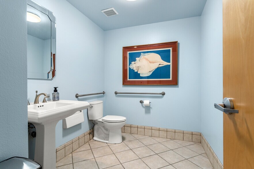 More Photos Of 13765 Alton Pky, Irvine Research And Development For Lease