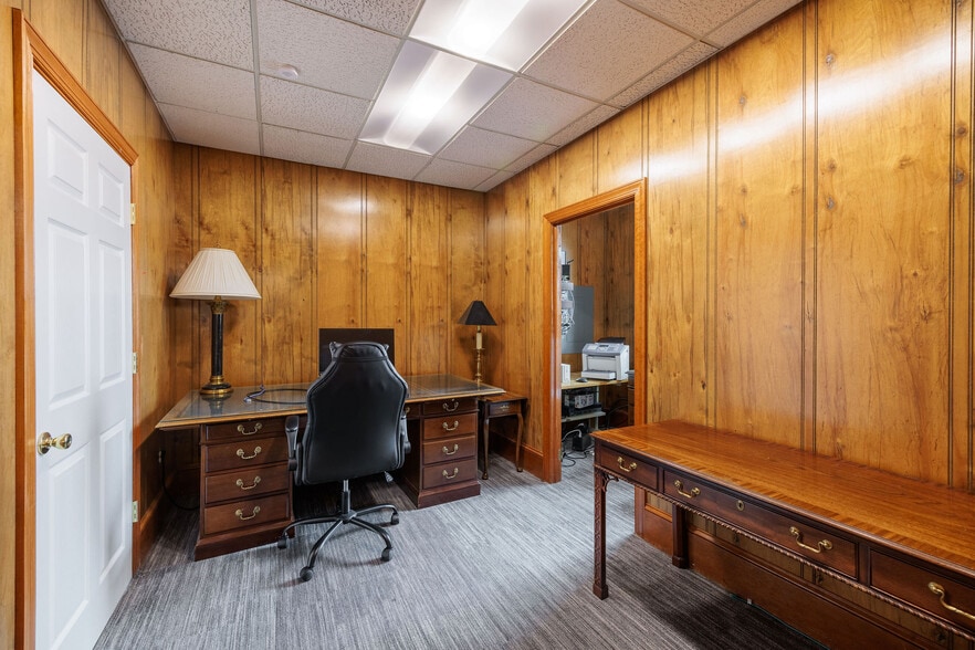 More Photos Of 16 S 2nd St, Richmond Office For Lease