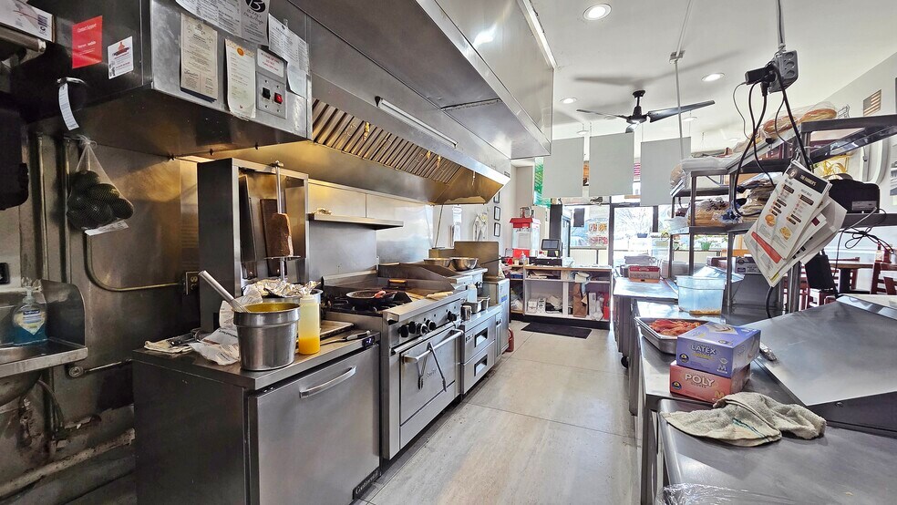 More Photos Of 3901-3911 Lee Hwy, Arlington Freestanding For Lease