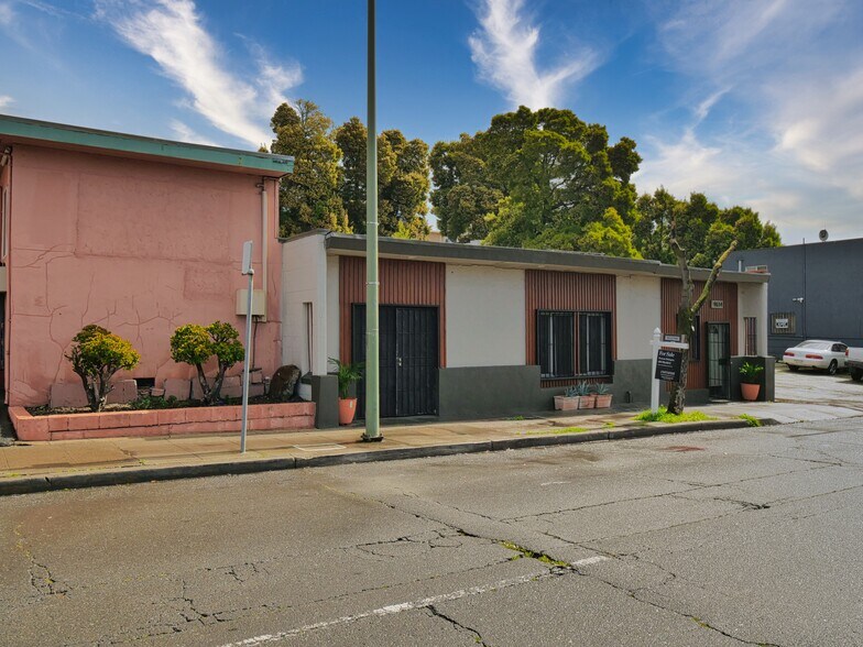 More Photos Of 9614-9616 MacArthur Blvd, Oakland Religious Facility For Lease