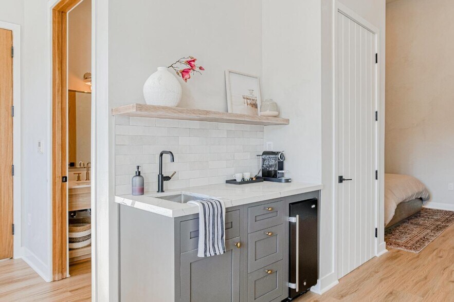 More Photos Of 1124 Castillo St, Santa Barbara Hotel For Sale