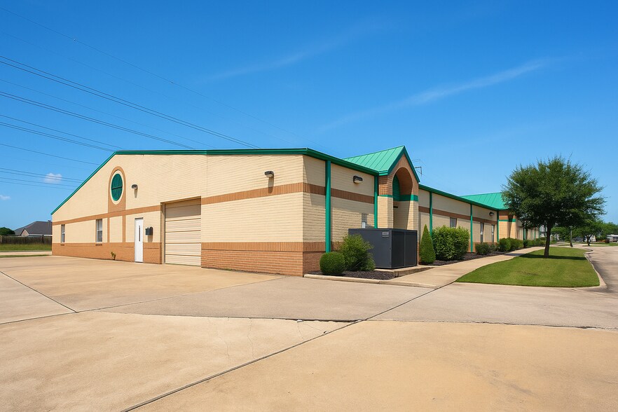 More Photos Of 451 Landing Blvd, League City Office For Sale