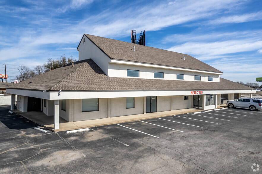 Primary Photo Of 10505-10527 Church Rd, Dallas Medical For Lease