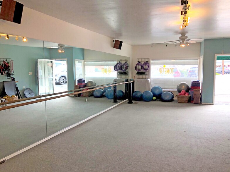 More Photos Of 3008-3012 De La Vina St, Santa Barbara General Retail For Lease