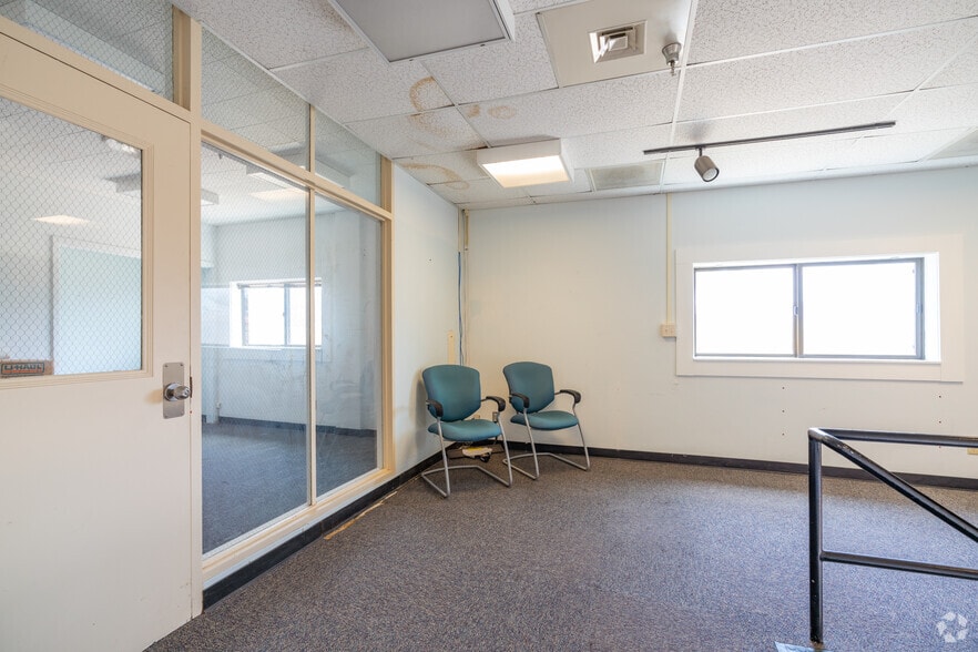 More Photos Of 1352 Lighthouse Ave, Pacific Grove Office For Lease