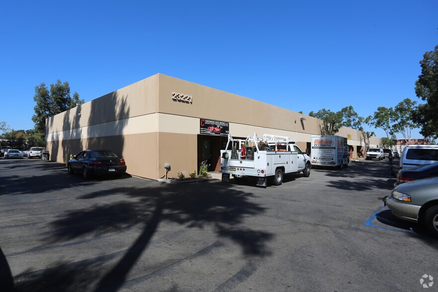 More Photos Of 23221 Peralta Dr, Laguna Hills Light Manufacturing For Lease