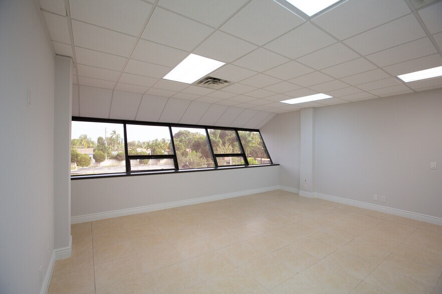 More Photos Of 1100 S Federal Hwy, Deerfield Beach Medical For Lease
