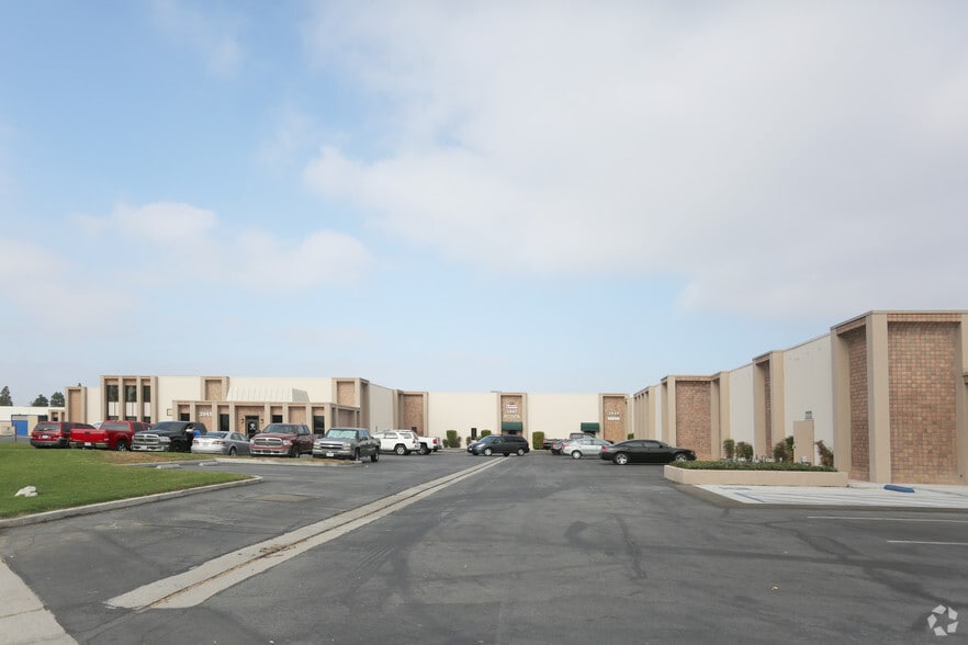 More Photos Of 3911-3921 E La Palma Ave, Anaheim Unknown For Lease