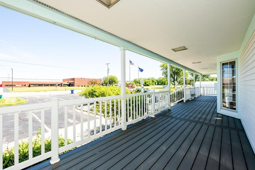 More Photos Of 2300 Pipestone Rd, Benton Harbor Office For Sale