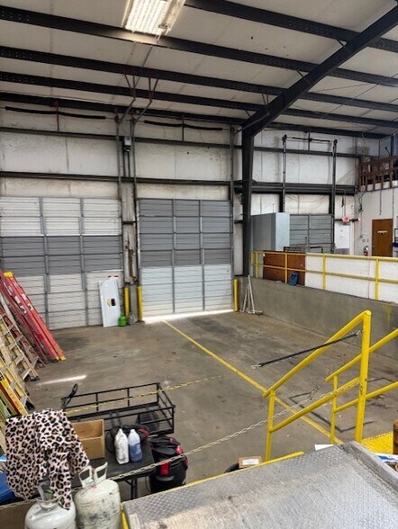 More Photos Of 3316 Gibbon Rd, Charlotte Warehouse For Sale