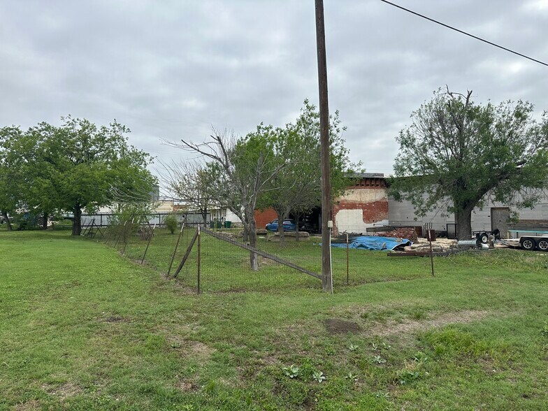 More Photos Of 18 S Alvin Ailey St, Rogers Freestanding For Sale