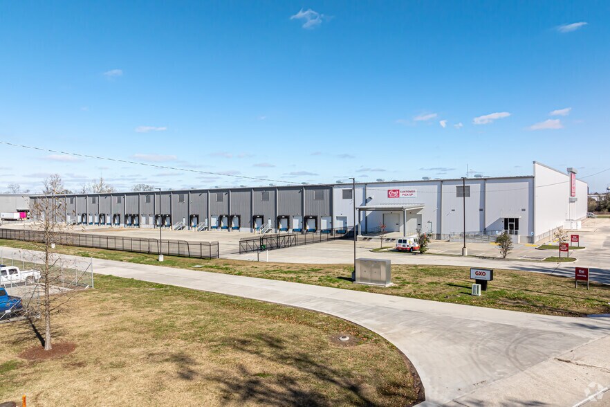 More Photos Of 2070 Commercial Dr, Port Allen Distribution For Lease