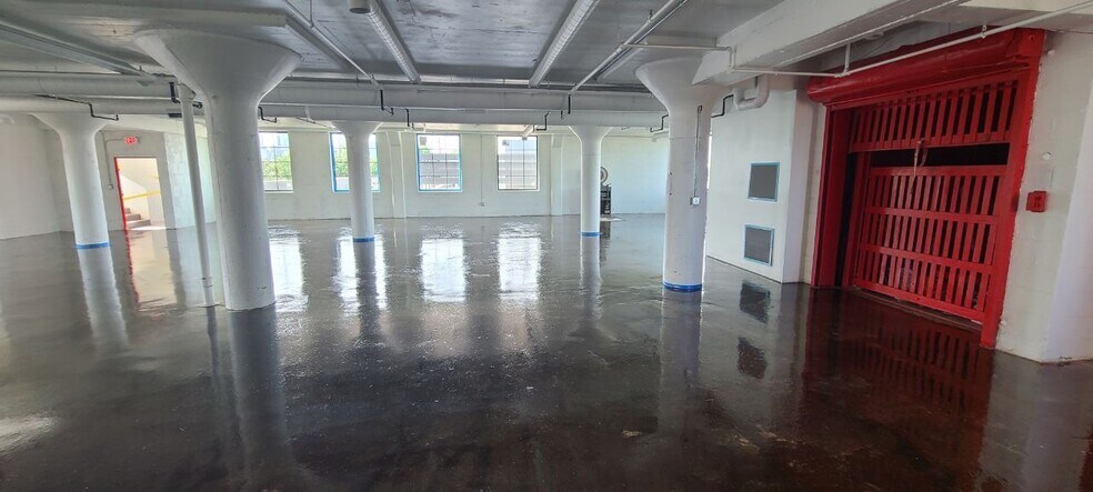 More Photos Of 1729 N 2nd St, Minneapolis Flex For Lease
