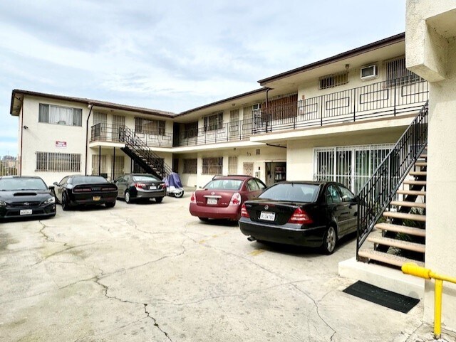 More Photos Of 405 S Boyle Ave, Los Angeles Apartments For Sale