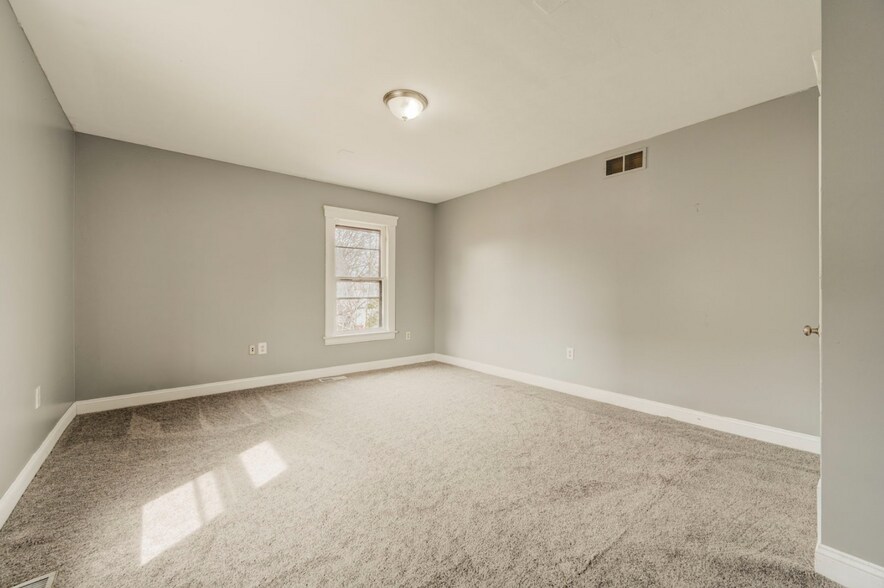More Photos Of 4432 Pearl Rd, Cleveland Specialty For Sale