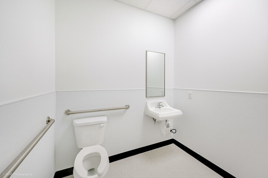 More Photos Of 3760 Sixes Rd, Canton Unknown For Lease