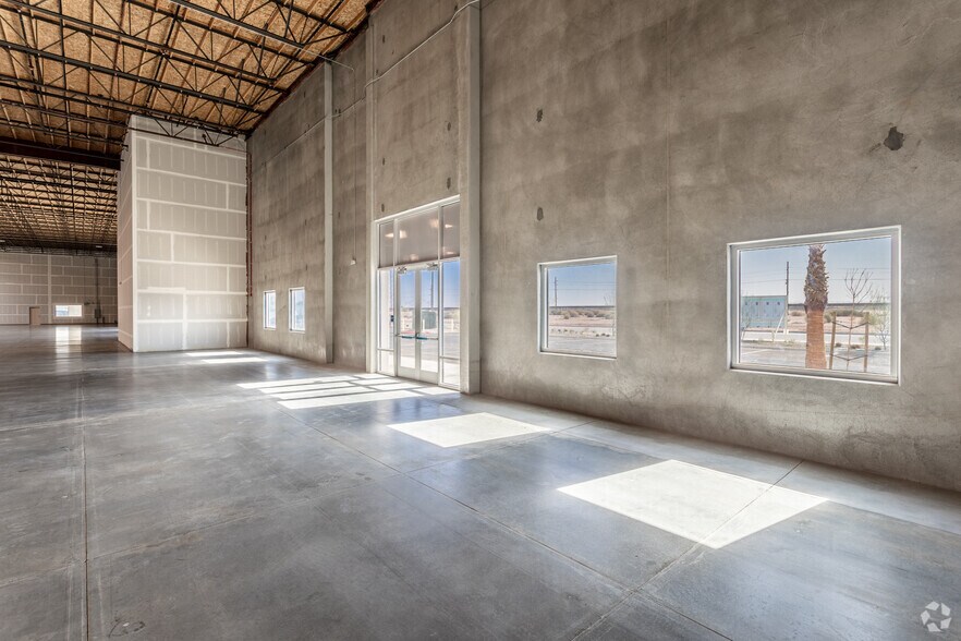 More Photos Of 1774 Pan American St, Calexico Warehouse For Lease