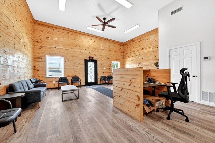 More Photos Of 201 N Bois D Arc St, Forney Storefront For Sale