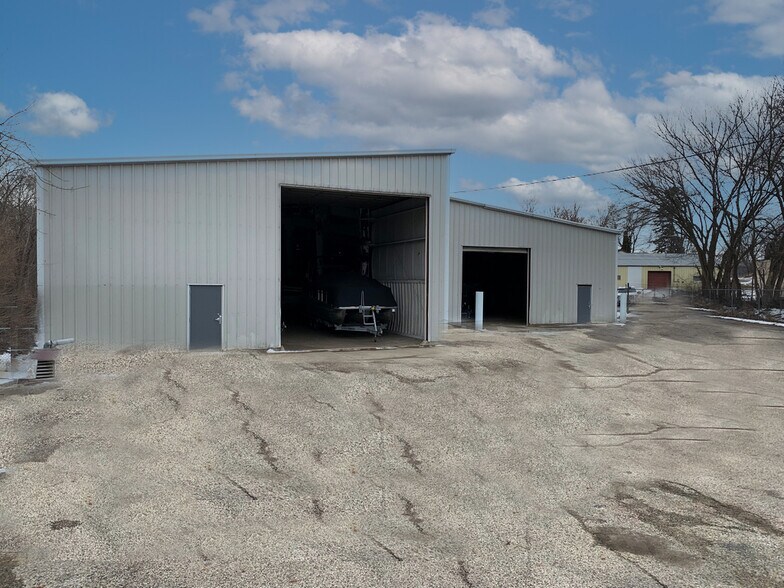 More Photos Of 5700 Walnut St, Richmond Warehouse For Lease