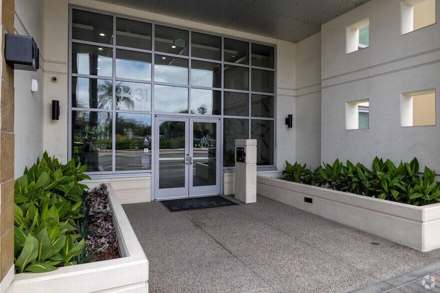 More Photos Of 868 W Ash St, San Diego Apartments For Lease