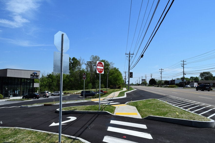More Photos Of 11111-11119 Kingston Pike, Knoxville General Retail For Lease